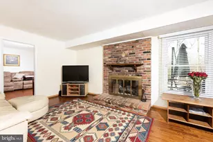 9129 Wandering Trail Dr, Potomac, MD 20854 - Photo 8