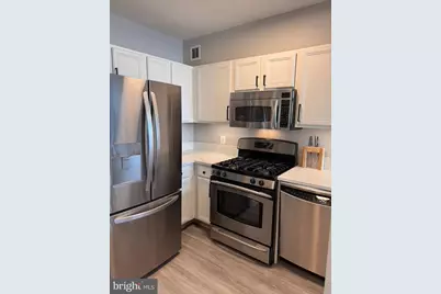 7111 Woodmont #712, Chevy Chase, MD 20815 - Photo 4
