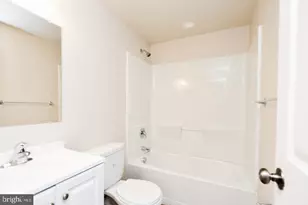 20569 Strath Haven Dr, Montgomery Village, MD 20886 - Photo 8