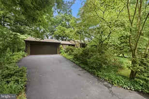 11501 Brandy Hall Ln, Gaithersburg, MD 20878 - Photo 2