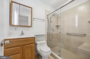 11501 Brandy Hall Ln, Gaithersburg, MD 20878 - Photo 30