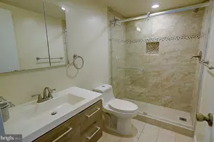 5225 Pooks Hill Rd, Bethesda, MD 20814 - Photo 8
