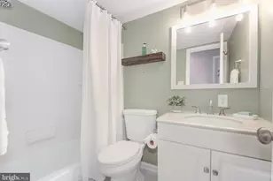 18714 Walkers Choice Rd, Montgomery Village, MD 20877 - Photo 16