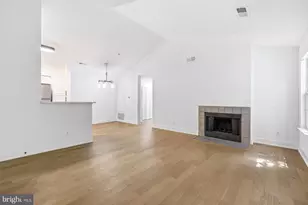 18510 Boysenberry Dr, Gaithersburg, MD 20879 - Photo 2
