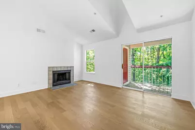 18510 Boysenberry Drive #122, Gaithersburg, MD 20879 - Photo 4