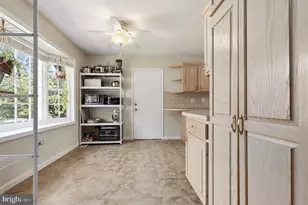 24312 Log House Rd, Gaithersburg, MD 20882 - Photo 12
