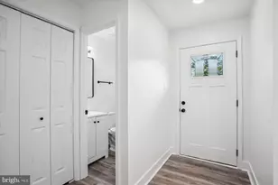 8648 Watershed Ct, Gaithersburg, MD 20877 - Photo 2