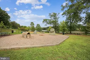 8648 Watershed Ct, Gaithersburg, MD 20877 - Photo 42