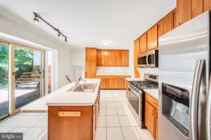 6715 Tildenwood Ln, Rockville, MD 20852 - Photo 6