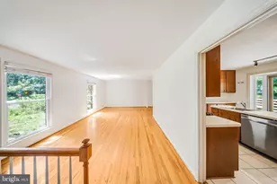 6715 Tildenwood Ln, Rockville, MD 20852 - Photo 4