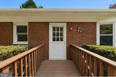 122 E Deer Park Drive, Gaithersburg, MD 20877 - Photo 2