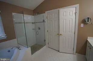 60 Calabash Ct, Rockville, MD 20850 - Photo 14