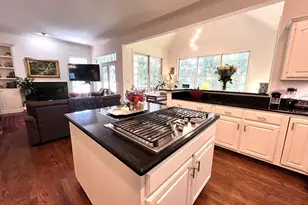 7809 Fox Gate Ct, Bethesda, MD 20817 - Photo 4