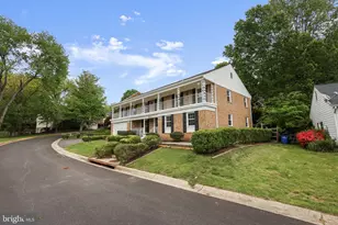 9725 Lookout Pl, Gaithersburg, MD 20886 - Photo 4