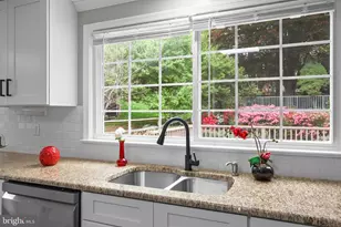 9725 Lookout Pl, Gaithersburg, MD 20886 - Photo 18