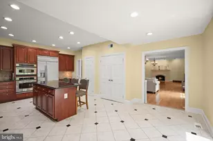 9809 Hall Rd, Potomac, MD 20854 - Photo 12