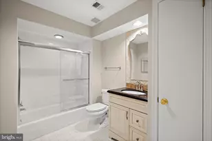 9809 Hall Rd, Potomac, MD 20854 - Photo 36
