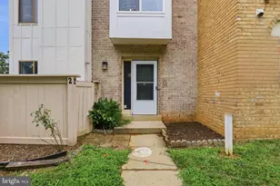 2 Grazing Ct, Montgomery Village, MD 20886 - Photo 2