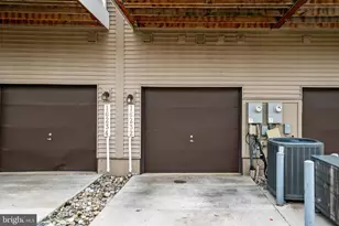 16232 Connors Wy, Rockville, MD 20855 - Photo 32