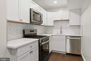 7400 Lakeview Dr, Bethesda, MD 20817 - Photo 2