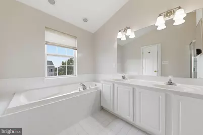152 Mill Green Avenue #200, Gaithersburg, MD 20878 - Photo 32