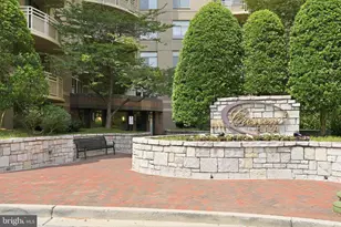 7111 Woodmont Ave, Bethesda, MD 20815 - Photo 2
