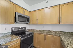 10101 Grosvenor Pl, Rockville, MD 20852 - Photo 10