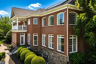 12600 Hill Creek Ln, Potomac, MD 20854 - Photo 10