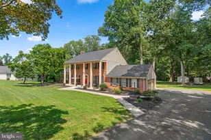 21717 Glendalough Rd, Gaithersburg, MD 20882 - Photo 2