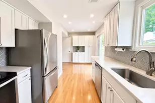 10417 Carlyn Ridge Rd, Damascus, MD 20872 - Photo 2