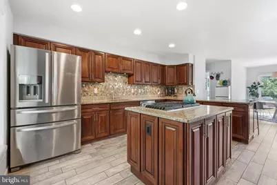 9213 Mistwood Drive, Potomac, MD 20854 - Photo 6