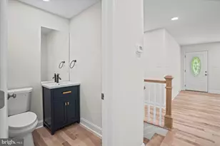 11305 Mapleview Dr, Silver Spring, MD 20902 - Photo 16