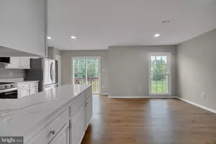 8101 Chelaberry Ct, Gaithersburg, MD 20879 - Photo 10