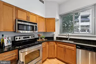 7500 Woodmont Ave, Bethesda, MD 20814 - Photo 10