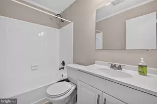 20501 Neerwinder St, Germantown, MD 20874 - Photo 26