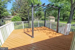 24201 Bush Hill Rd, Gaithersburg, MD 20882 - Photo 20