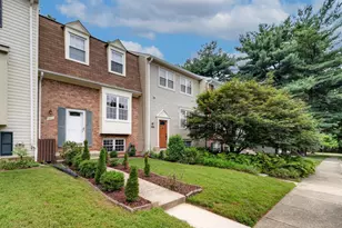 1017 Copperstone Ct, Rockville, MD 20852 - Photo 2