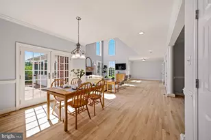 18905 Celebrity Ln, Sandy Spring, MD 20860 - Photo 24
