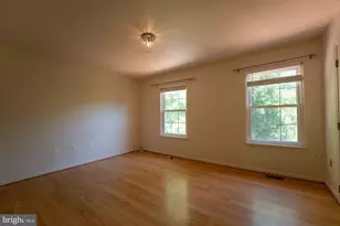 18246 Fox Chase Cir, Olney, MD 20832 - Photo 14