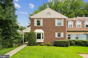 7561 Heatherton Ln, Rockville, MD 20854 - Photo 1