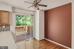 13627 Deerwater Dr, Germantown, MD 20874 - Photo 8