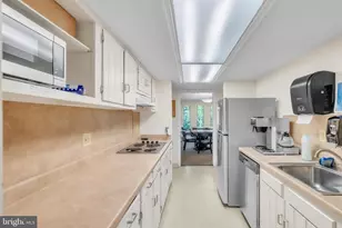 4924 Sentinel Dr, Bethesda, MD 20816 - Photo 38