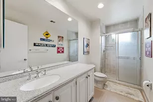 8004 Split Oak Dr, Bethesda, MD 20817 - Photo 46
