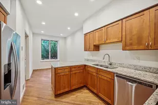 6 Goldleaf Ct, Bethesda, MD 20817 - Photo 10
