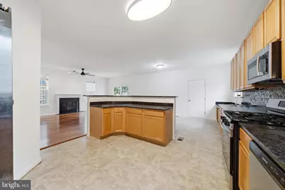 13814 Crownsgate Way, Germantown, MD 20874 - Photo 16