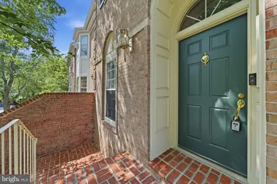 8904 Barrowgate Court, Potomac, MD 20854 - Photo 4