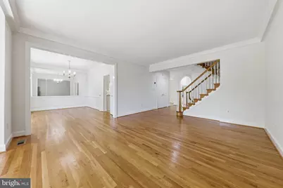 8904 Barrowgate Court, Potomac, MD 20854 - Photo 6