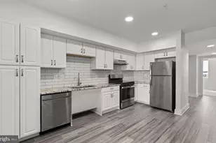 19520 Village Walk Dr, Montgomery Village, MD 20886 - Photo 4