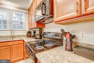 9700 Whitley Park Pl, Bethesda, MD 20814 - Photo 16