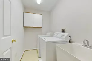 7009 Cashell Manor Ct, Rockville, MD 20855 - Photo 34